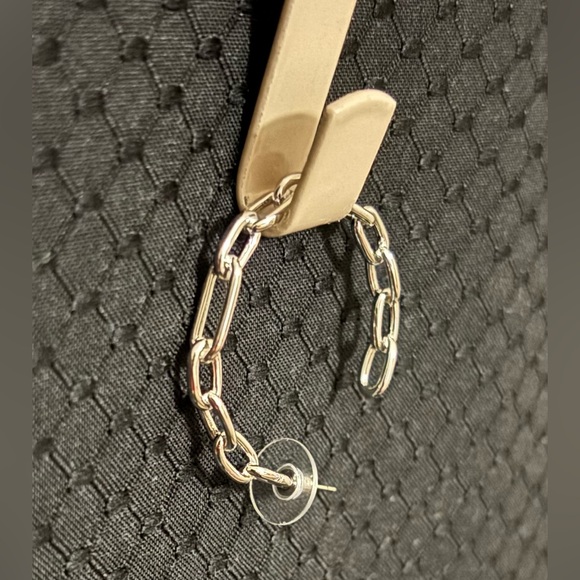 Kendra Scott Ryder Hoop Earrings Silver - Picture 2 of 3